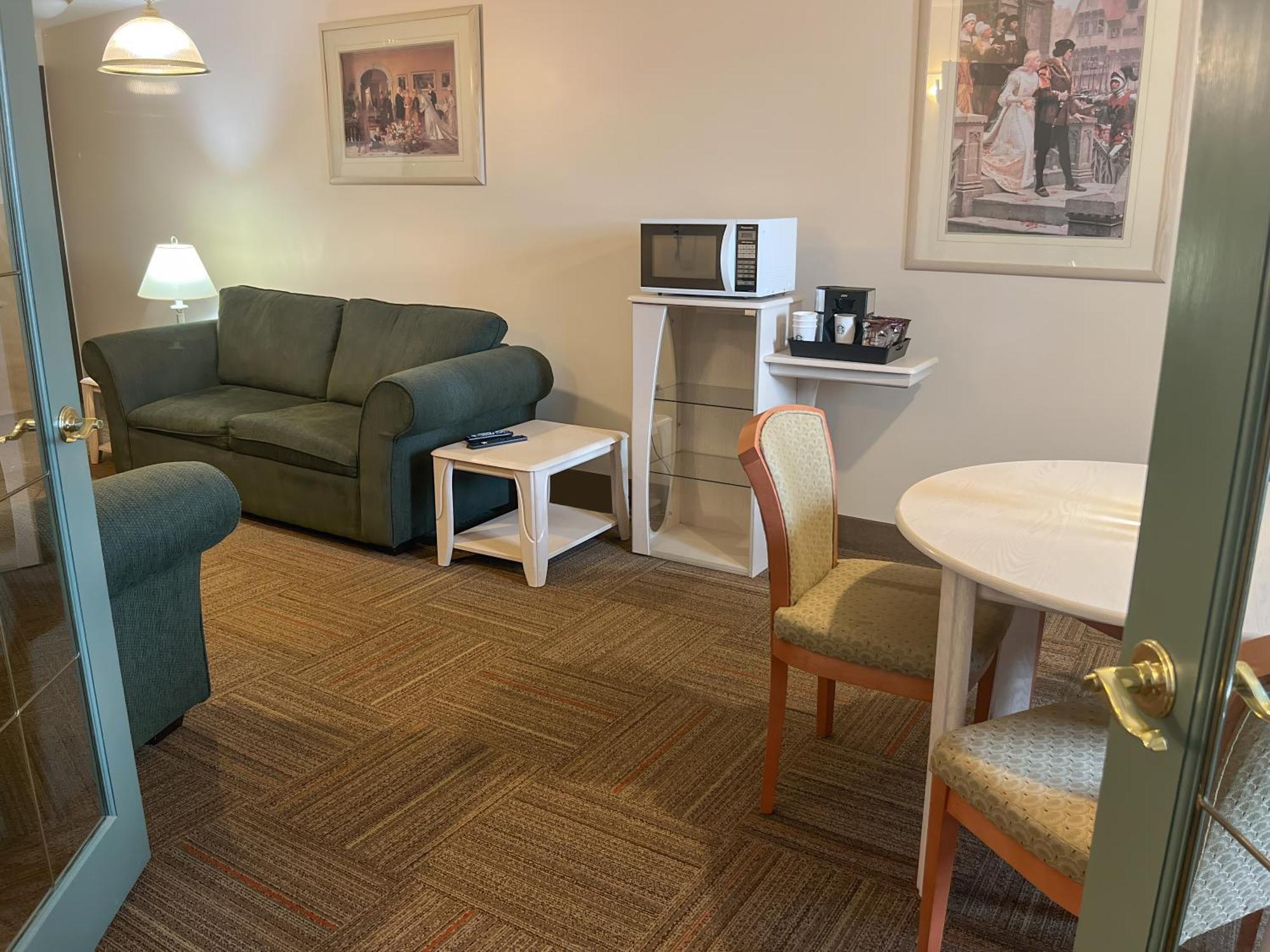Econolodge Inn&Suites Hinton Esterno foto